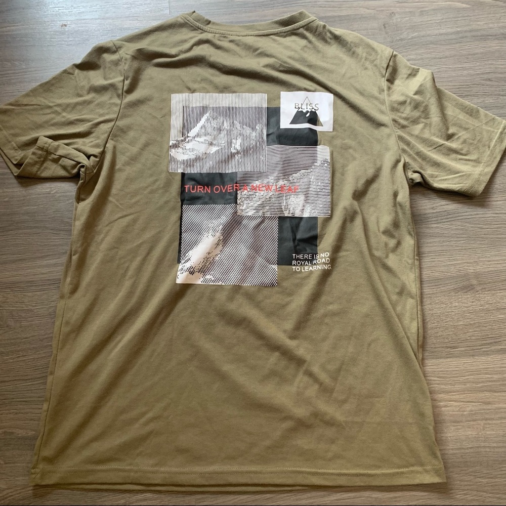 men’s graphic tee